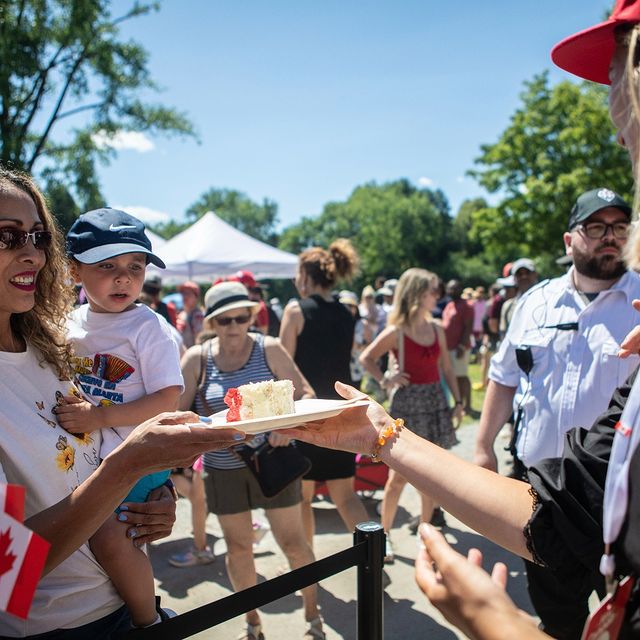 🍰 Les petits gâteaux, star incontestée de la fête du Canada à Laval! 🇨🇦

***

🍰 Cupcakes,…